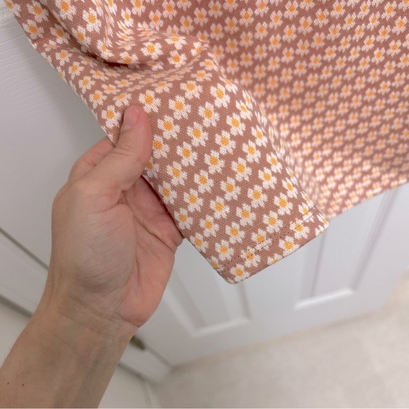 XS Dusty Pink/Daisy Two-Piece Cropped Shirt & Skirt Set - Picture 4 of 5